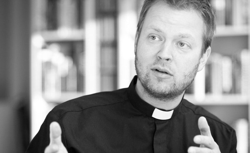 Kallion kirkkoherra Teemu Laajasalo toivoo, että seurakuntavaalien tuloksena syntyisi iloisempi ja yhtenäisempi kirkko.