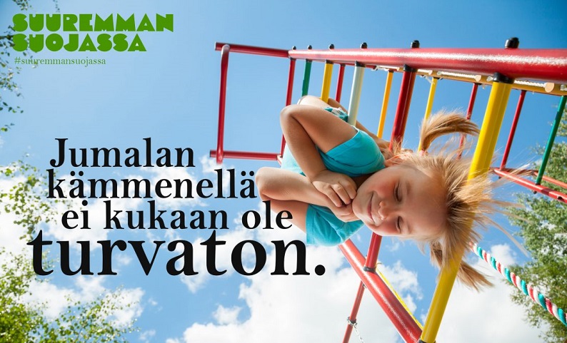 Elokuussa pieniä koululaisia siunataan koulutielle eri puolilla Suomea.