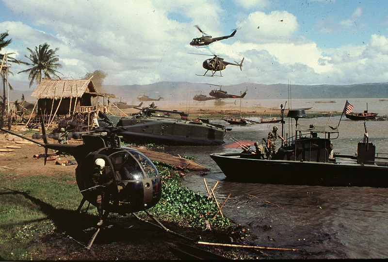 Francis Ford Coppolan elokuva Ilmestyskirja. Nyt (1979) sijoittuu Vietnamin sotaan.